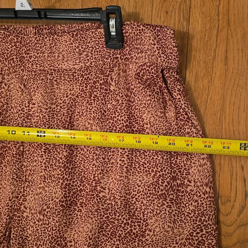 JESSICA SIMPSON BRAND WOMEN'S PLUS SIZE LEOPARD PRINT PANTS SIZE 2X - Picture 8 of 14